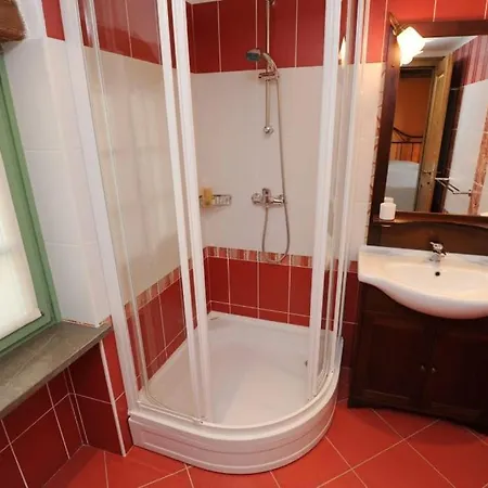 לינה וארוחת בוקר House Marica