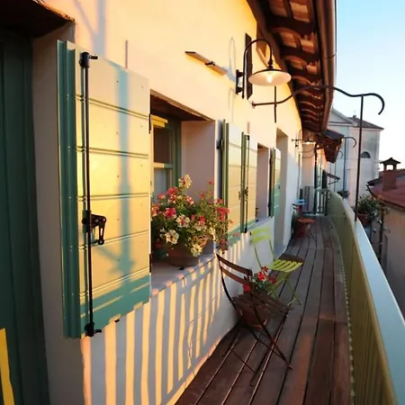 לינה וארוחת בוקר House Marica שמארטנו