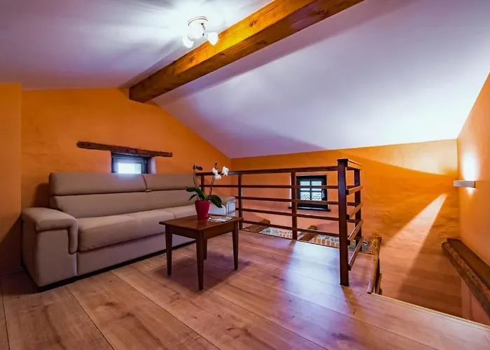 House Marica Couette-café